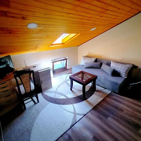 Budget With Breakfast Lägenhet